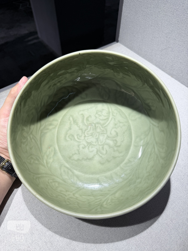 明初 永乐处州龙泉窑刻缠枝花卉钵式碗 - 图9